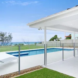 Sentosa On Tugun - Beachfront 5 Bedroom , Gold Coast Australia